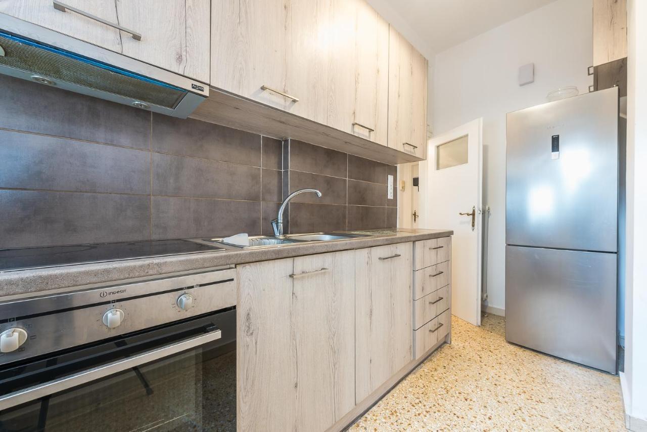 Victoria Sun Apartments Атина Екстериор снимка
